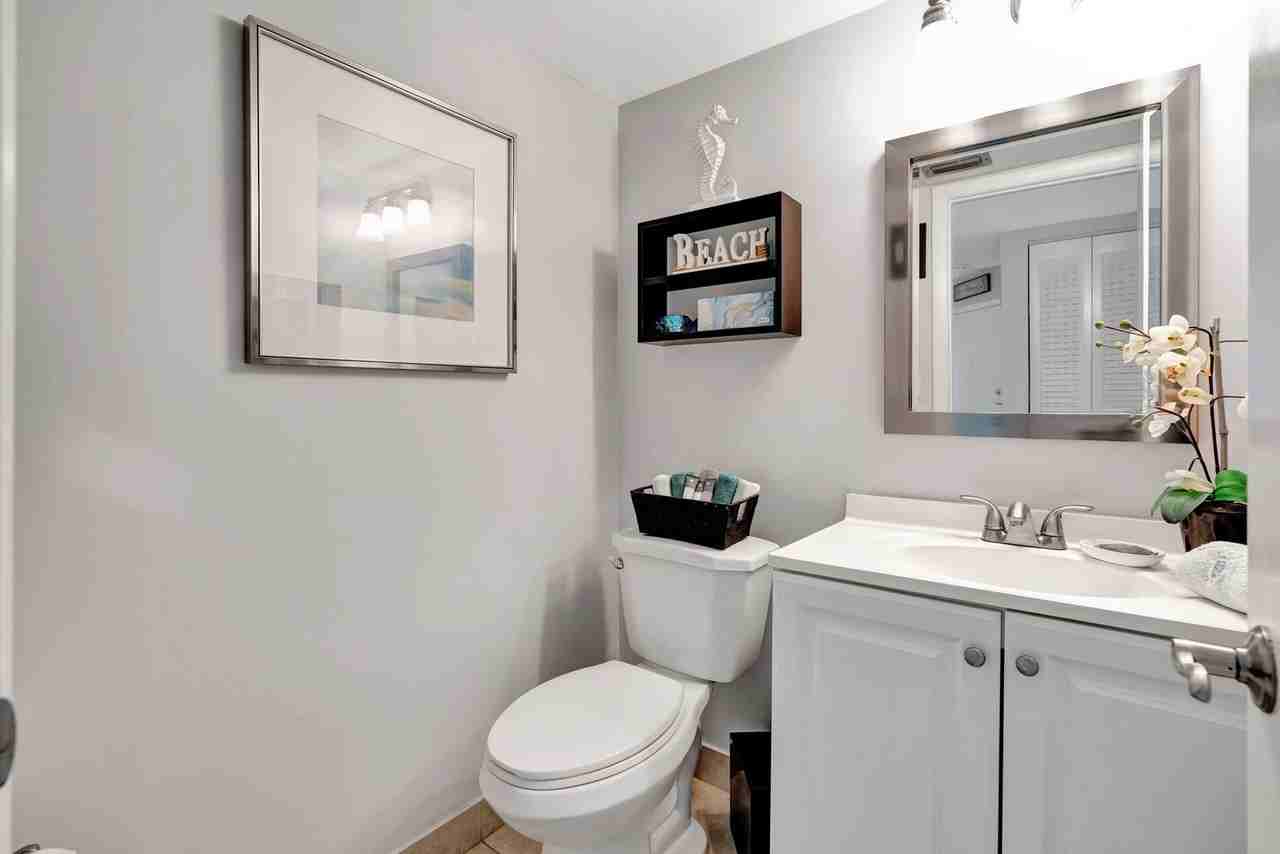 1605 1605 US HWY ONE V6-205 #205 - Photo 5 of 20