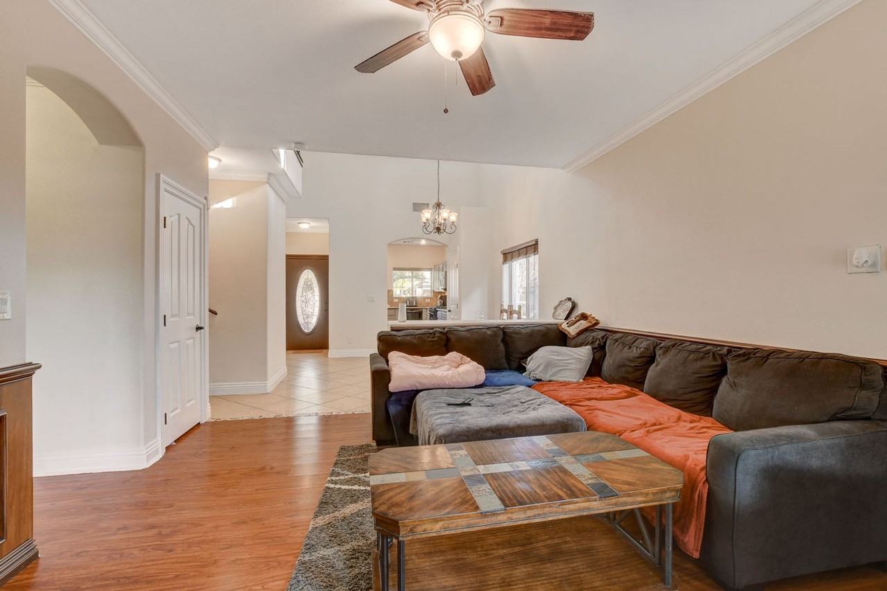 6037 Sea Cliff Cove St - Photo 7 of 50