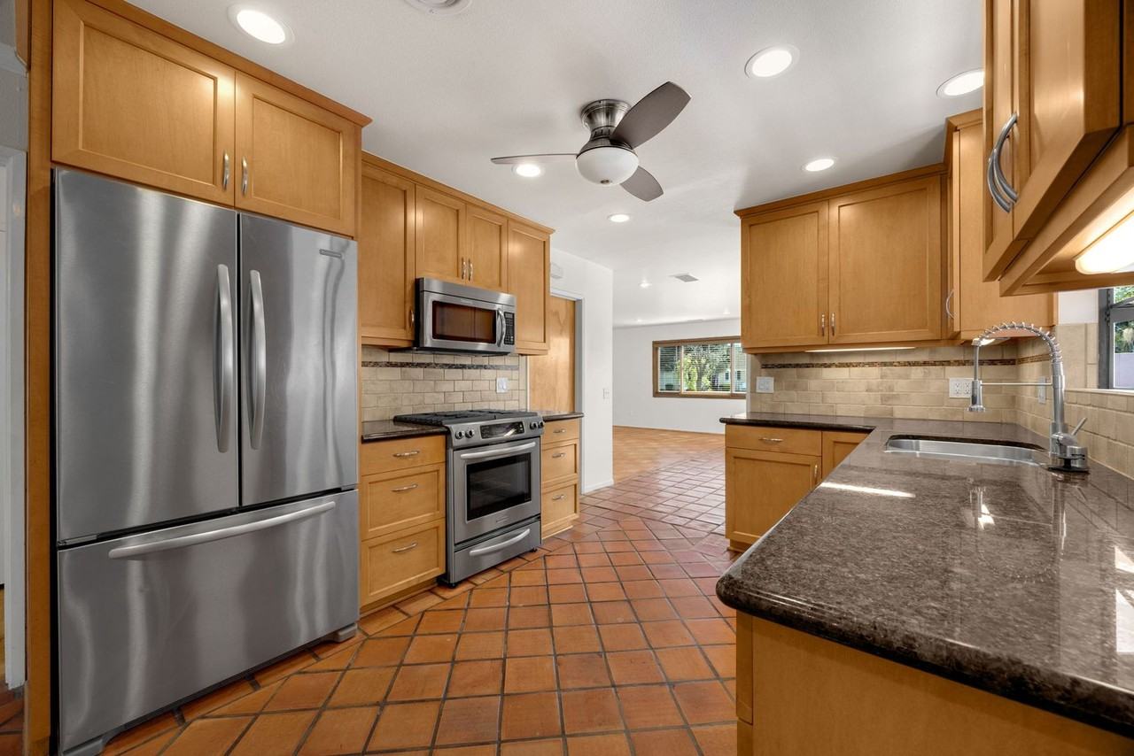 1743 Evergreen Ave - Photo 2 of 29