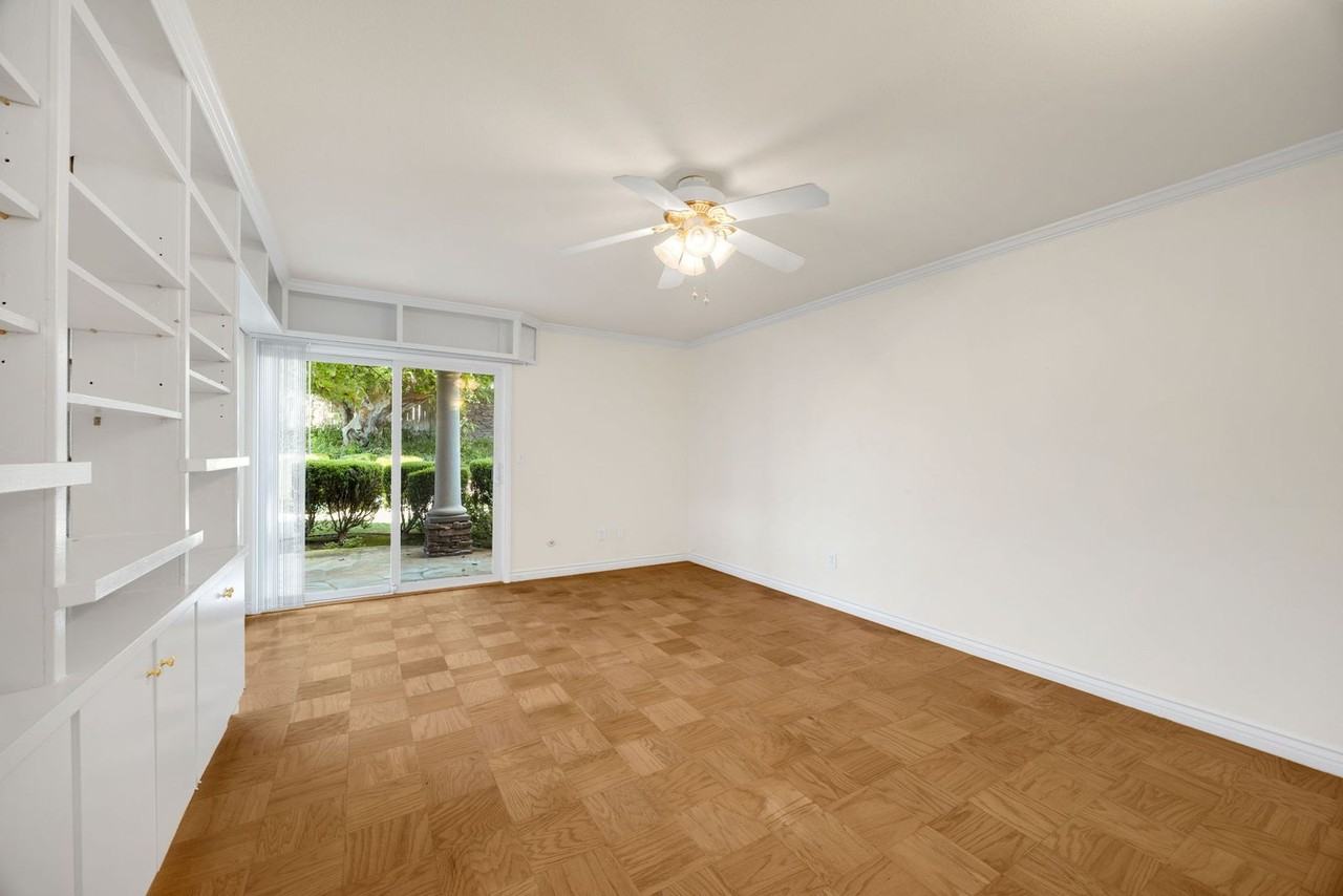 1743 Evergreen Ave - Photo 4 of 29