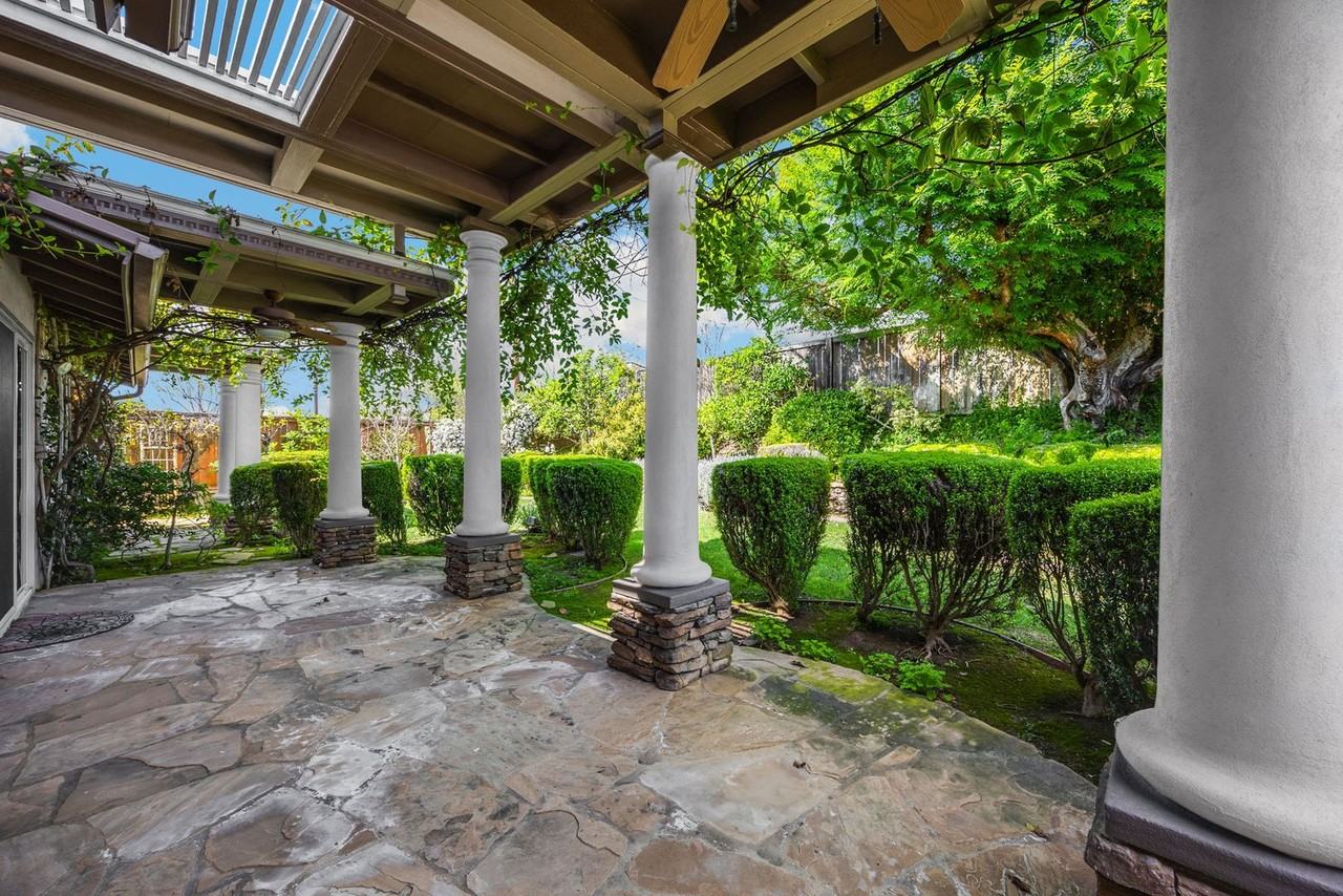 1743 Evergreen Ave - Photo 7 of 29