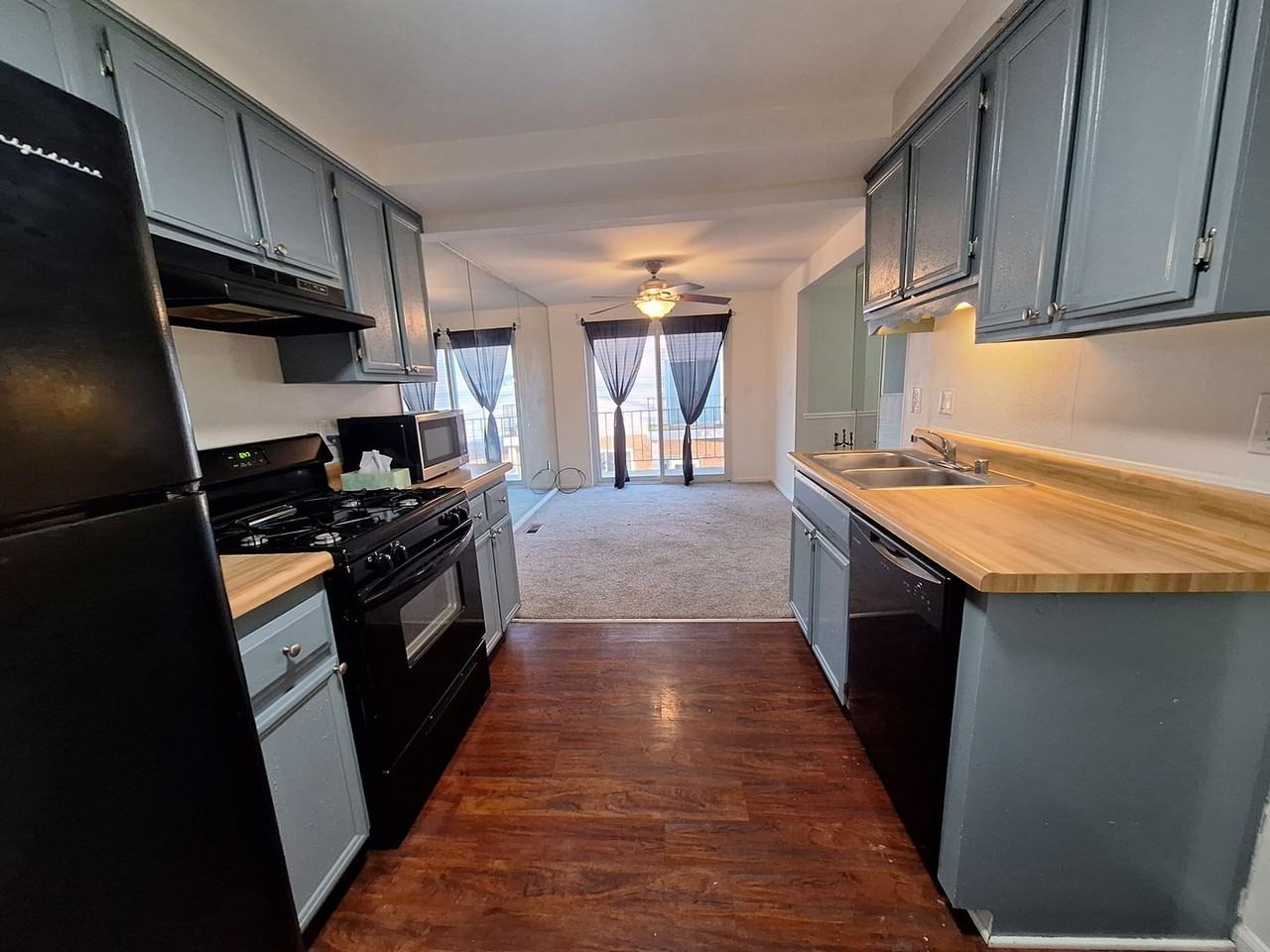 50031 S Benny Ct - Photo 5 of 23