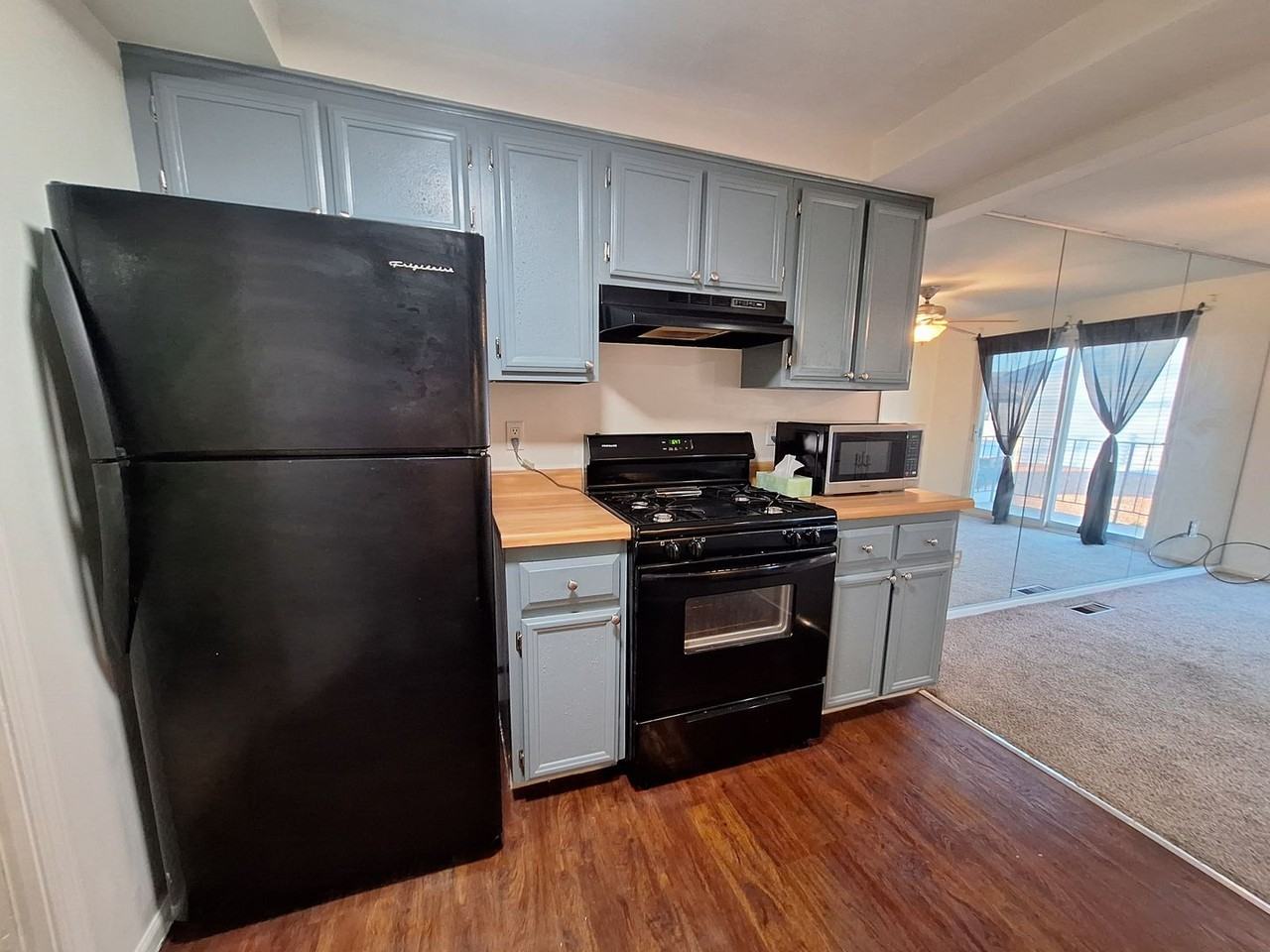 50031 S Benny Ct - Photo 6 of 23