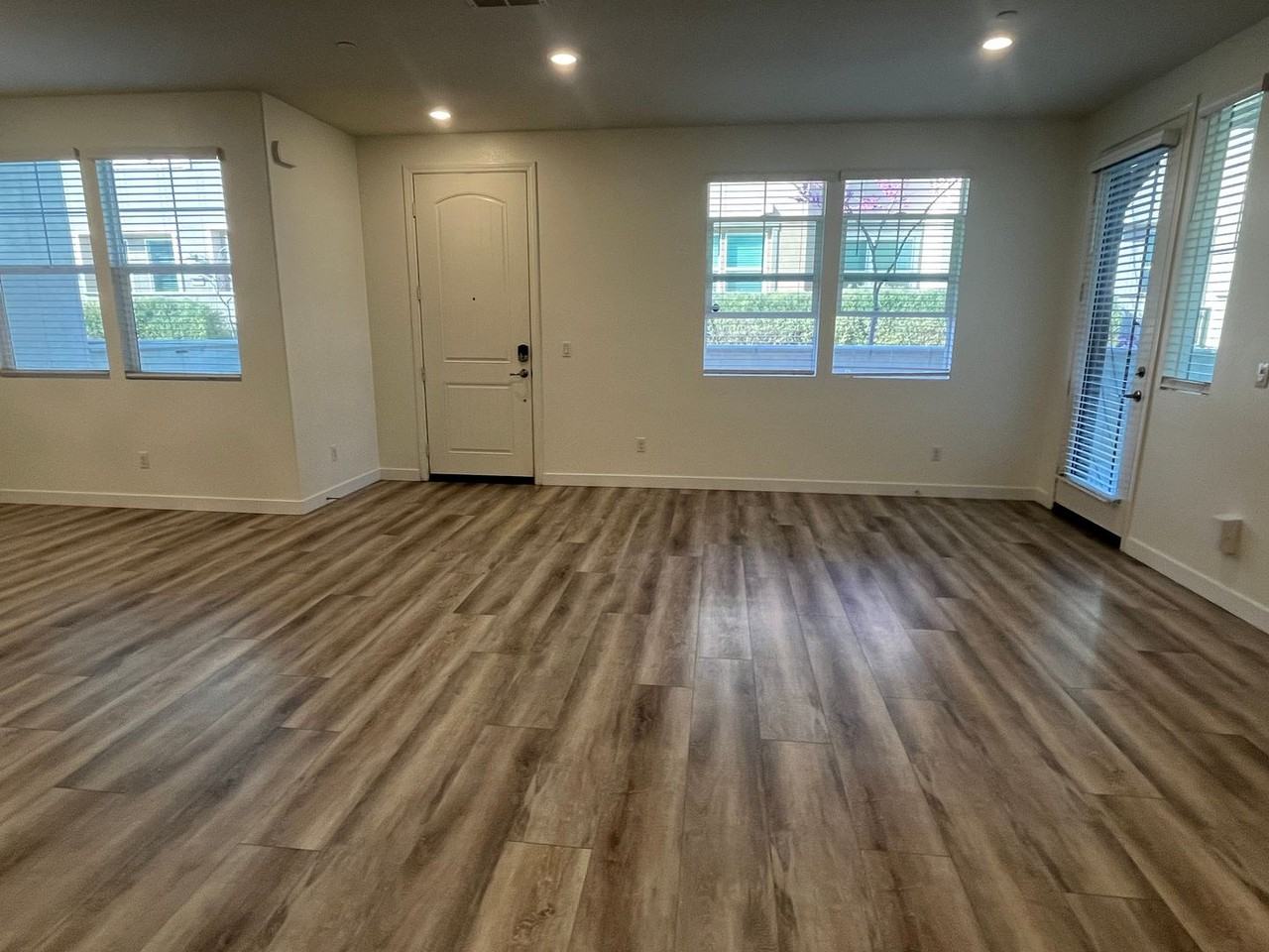 7068 Vernazza Pl - Photo 4 of 33