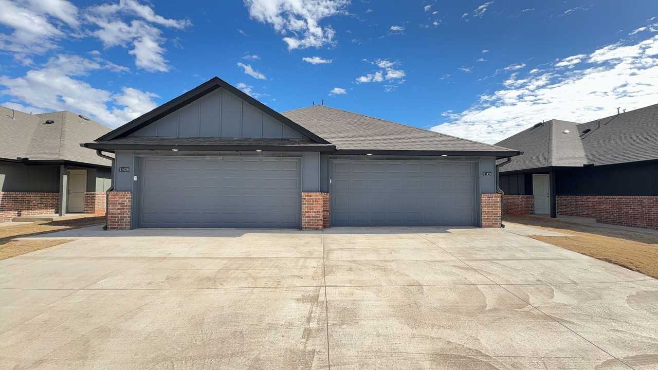 11426 N University Ave - Photo 3 of 20