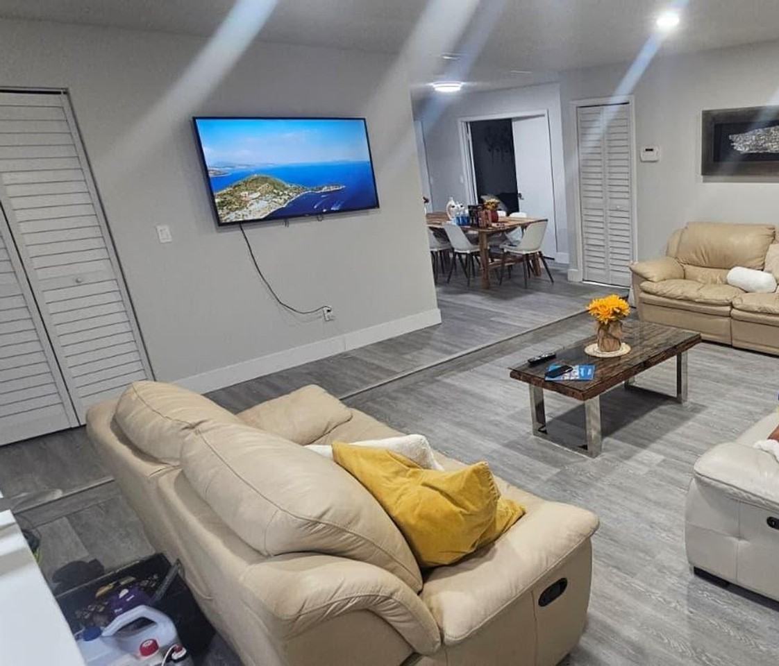 2416 Avenue B Sw - Photo 5 of 12