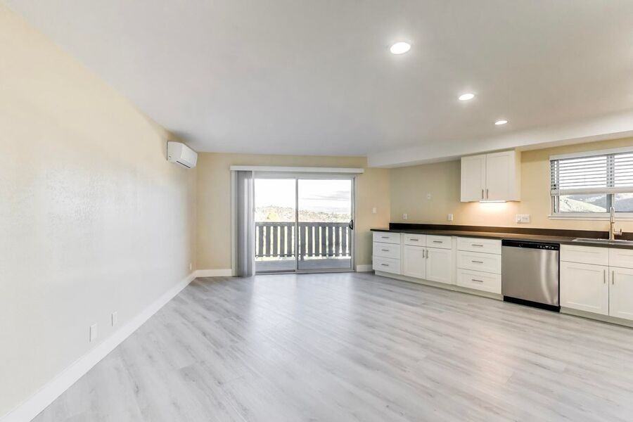 1015 Continentals Way - Photo 4 of 32