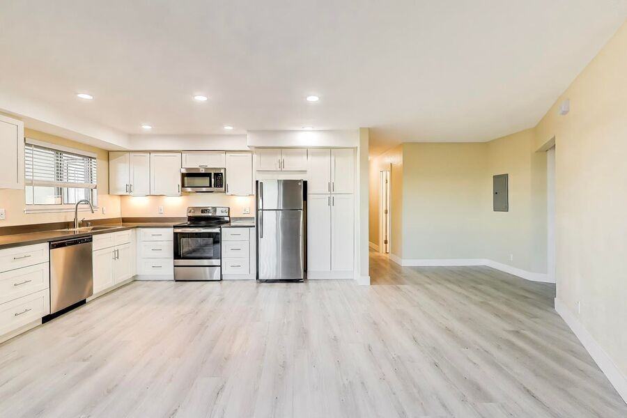 1015 Continentals Way - Photo 5 of 32