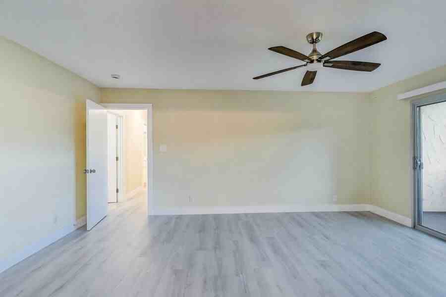 1015 Continentals Way - Photo 6 of 32