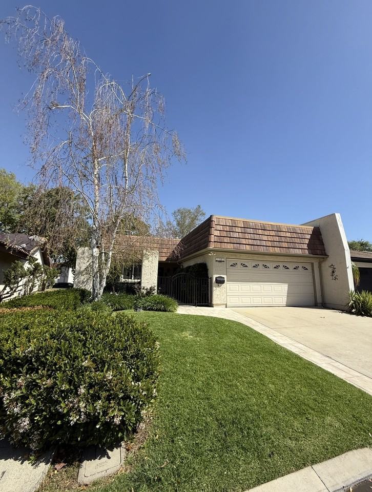 2751 Lakewood Pl #NA - Photo 2 of 43