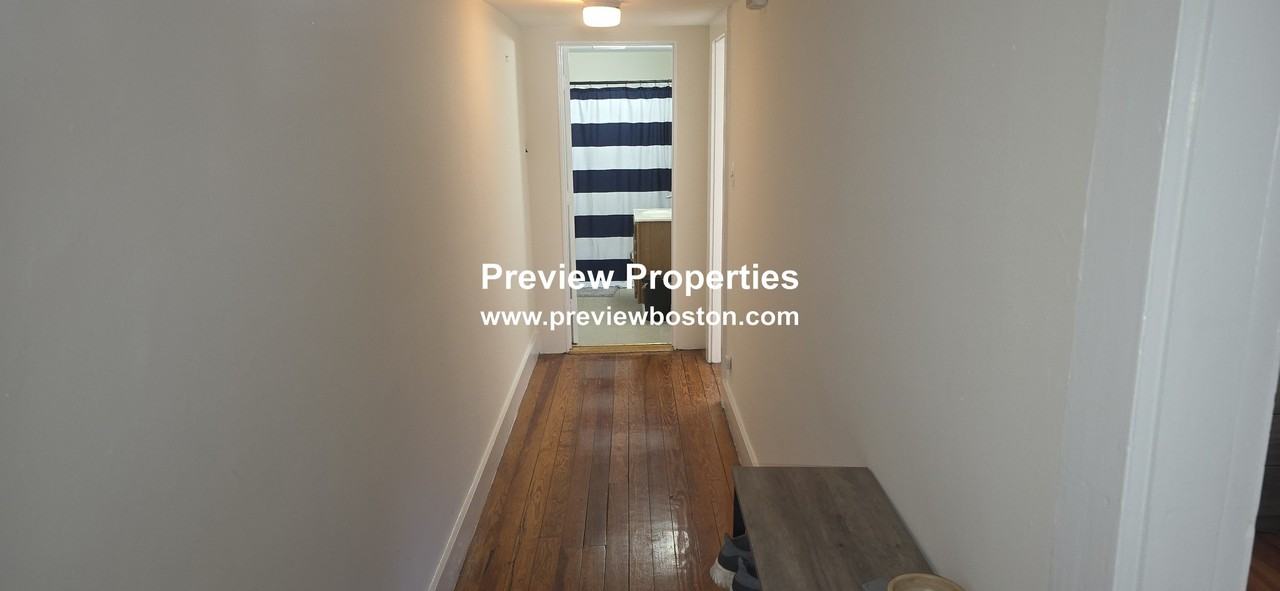 Brackett St #3 - Photo 5 of 12