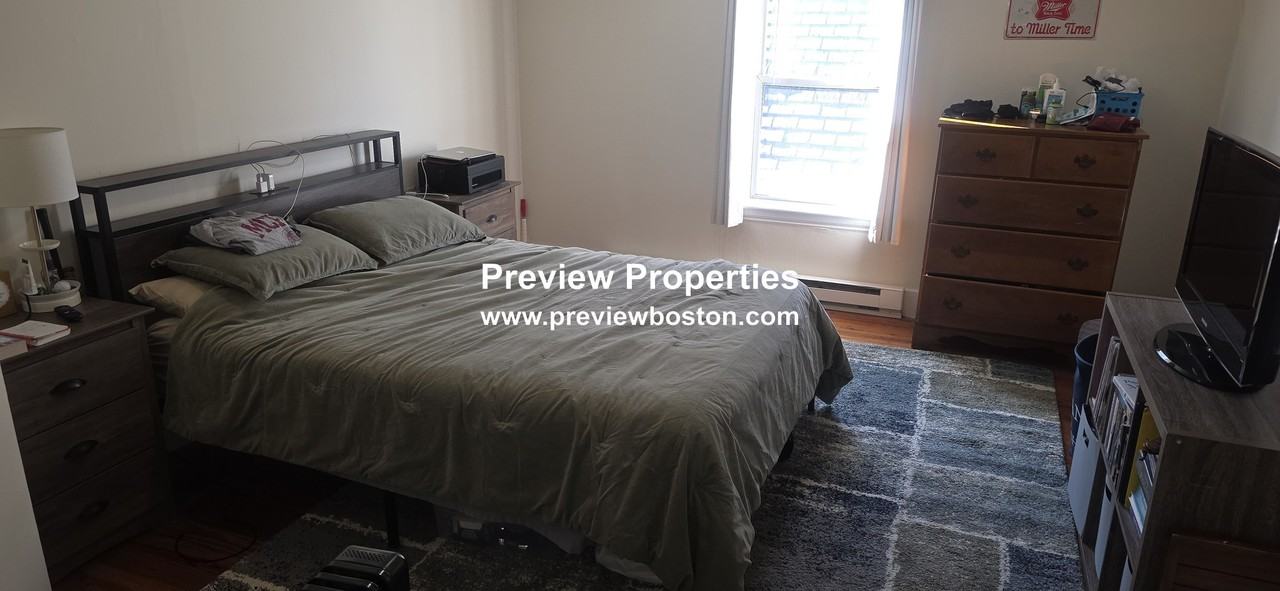 Brackett St #3 - Photo 6 of 12