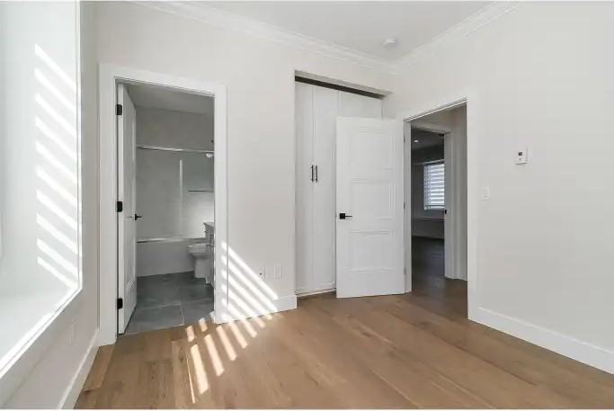 16792 18b Ave #BS2 - Photo 3 of 20