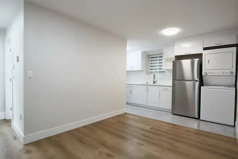 16792 18b Ave #BS2 - Photo 7 of 20