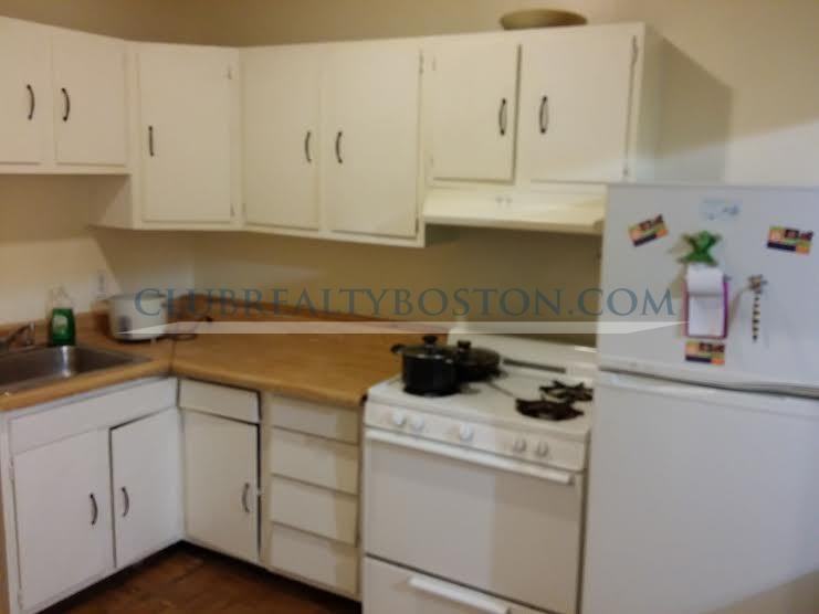 32 Bartlett Cres #1JUNE - Photo 6 of 13