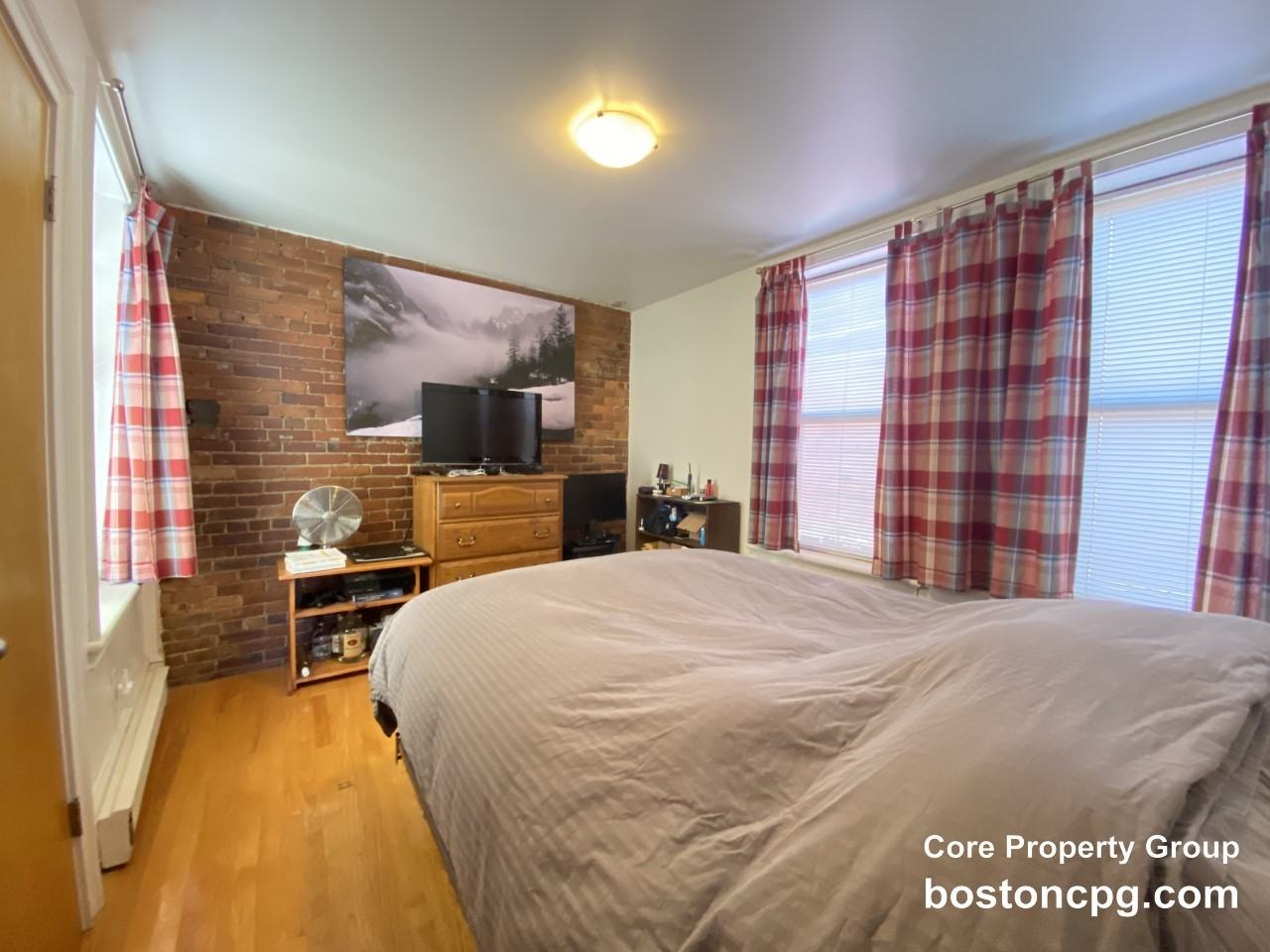 484 Commercial St #4 - Photo 7 of 12