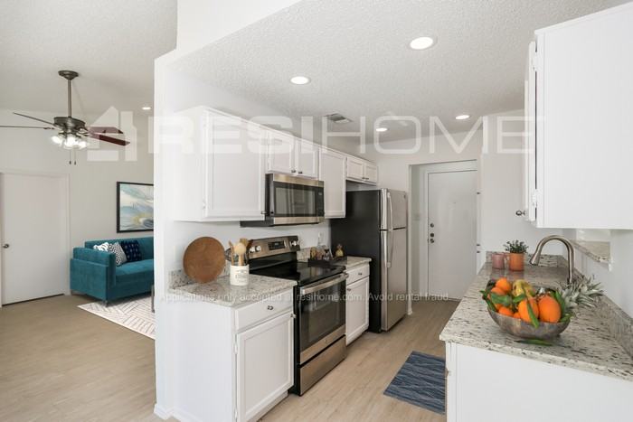 6220 Fernwood Dr - Photo 2 of 17