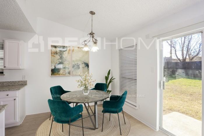 6220 Fernwood Dr - Photo 3 of 17