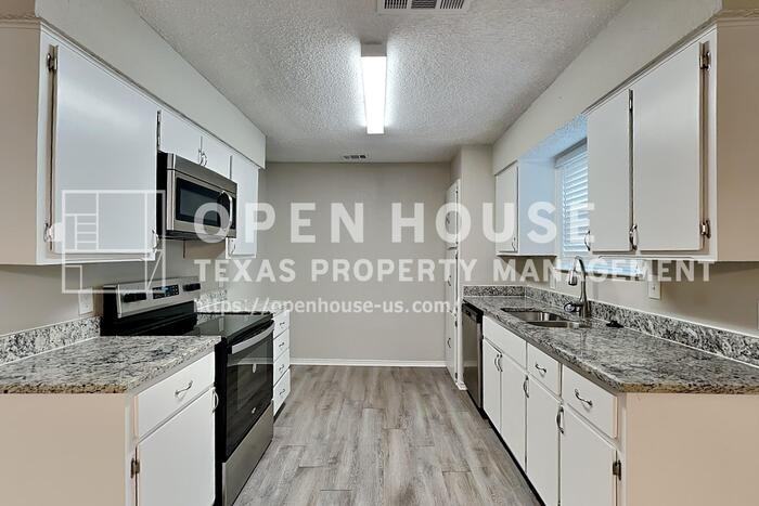 5910 Cameron Dr - Photo 6 of 20