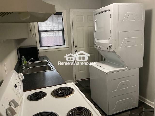 1621 Lasalle St - Photo 4 of 13