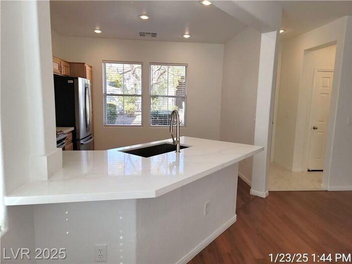 8540 Amaryllis Hills Ave - Photo 5 of 34