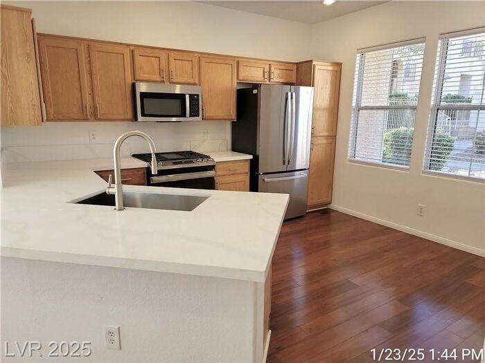 8540 Amaryllis Hills Ave - Photo 6 of 34