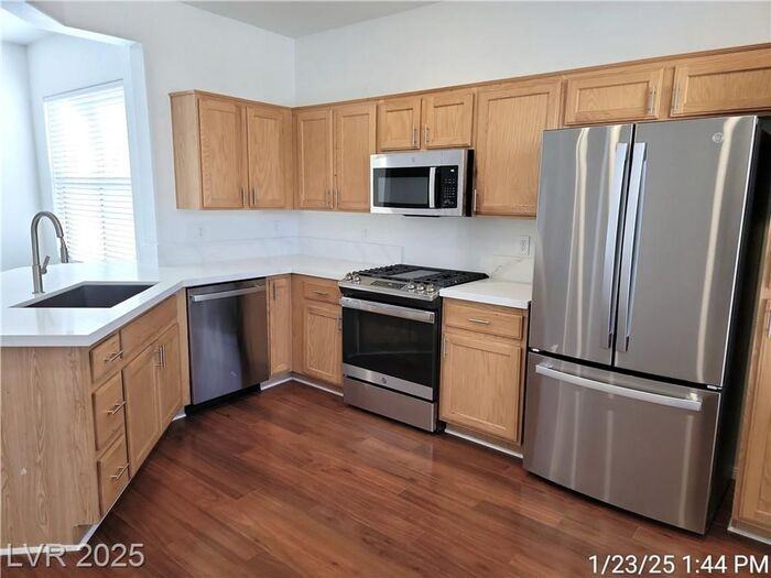 8540 Amaryllis Hills Ave - Photo 7 of 34