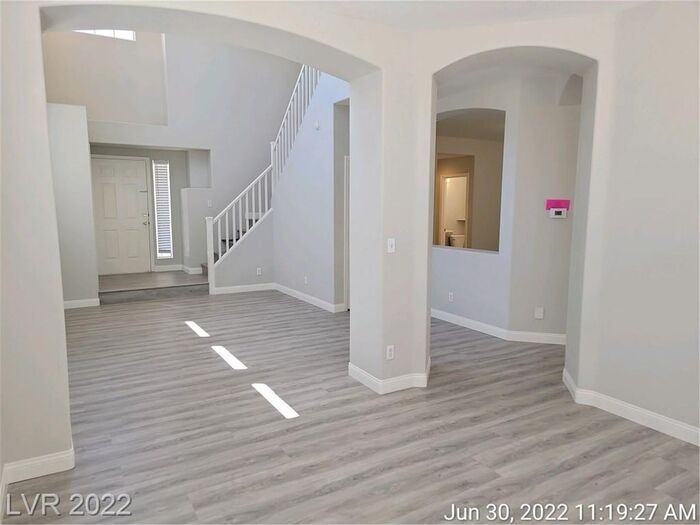 9712 Floweret Ave - Photo 6 of 43