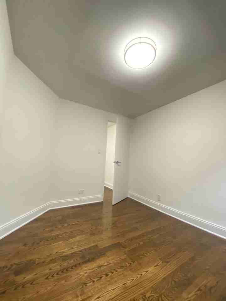 240 E 82nd St #1B - Photo 5 of 14