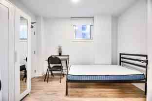 1296 Avenue des Pins Ouest #202 - Photo 1 of 1