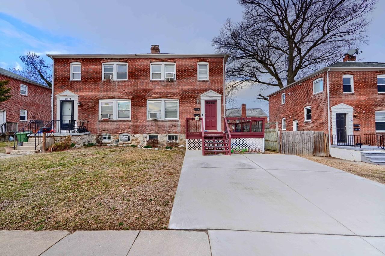 2906 Clearview Ave - Photo 2 of 20