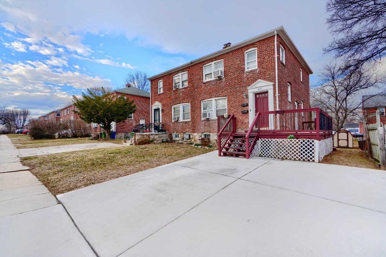 2906 Clearview Ave - Photo 3 of 20