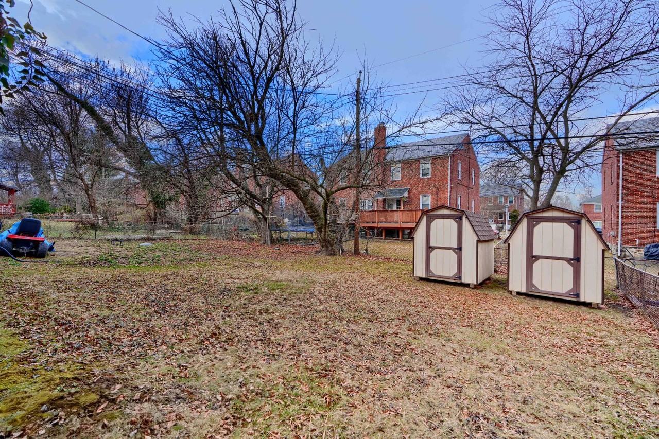 2906 Clearview Ave - Photo 5 of 20