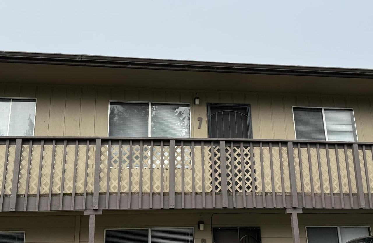 1060 W 12th St - Photo 2 of 10