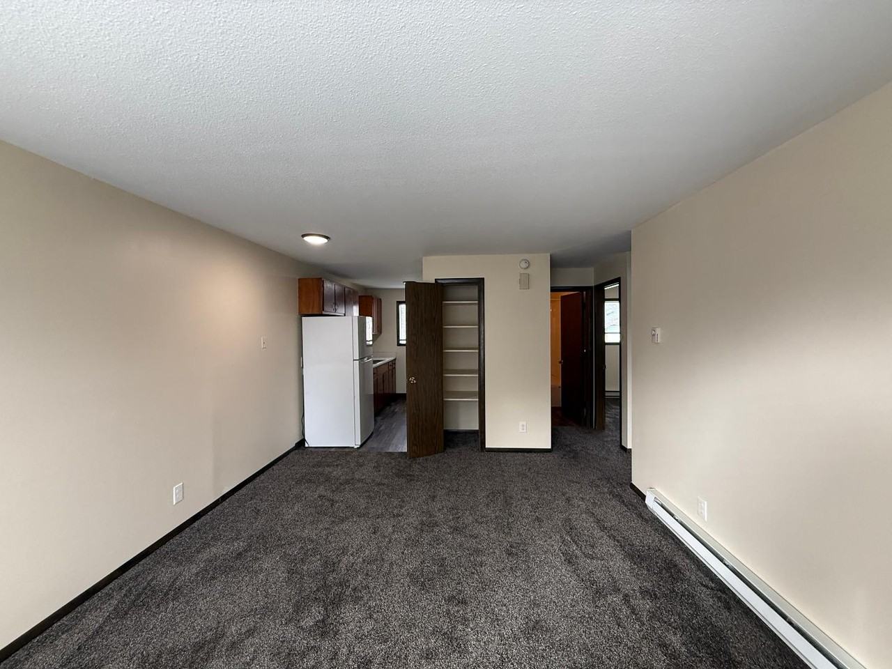 1060 W 12th St - Photo 4 of 10