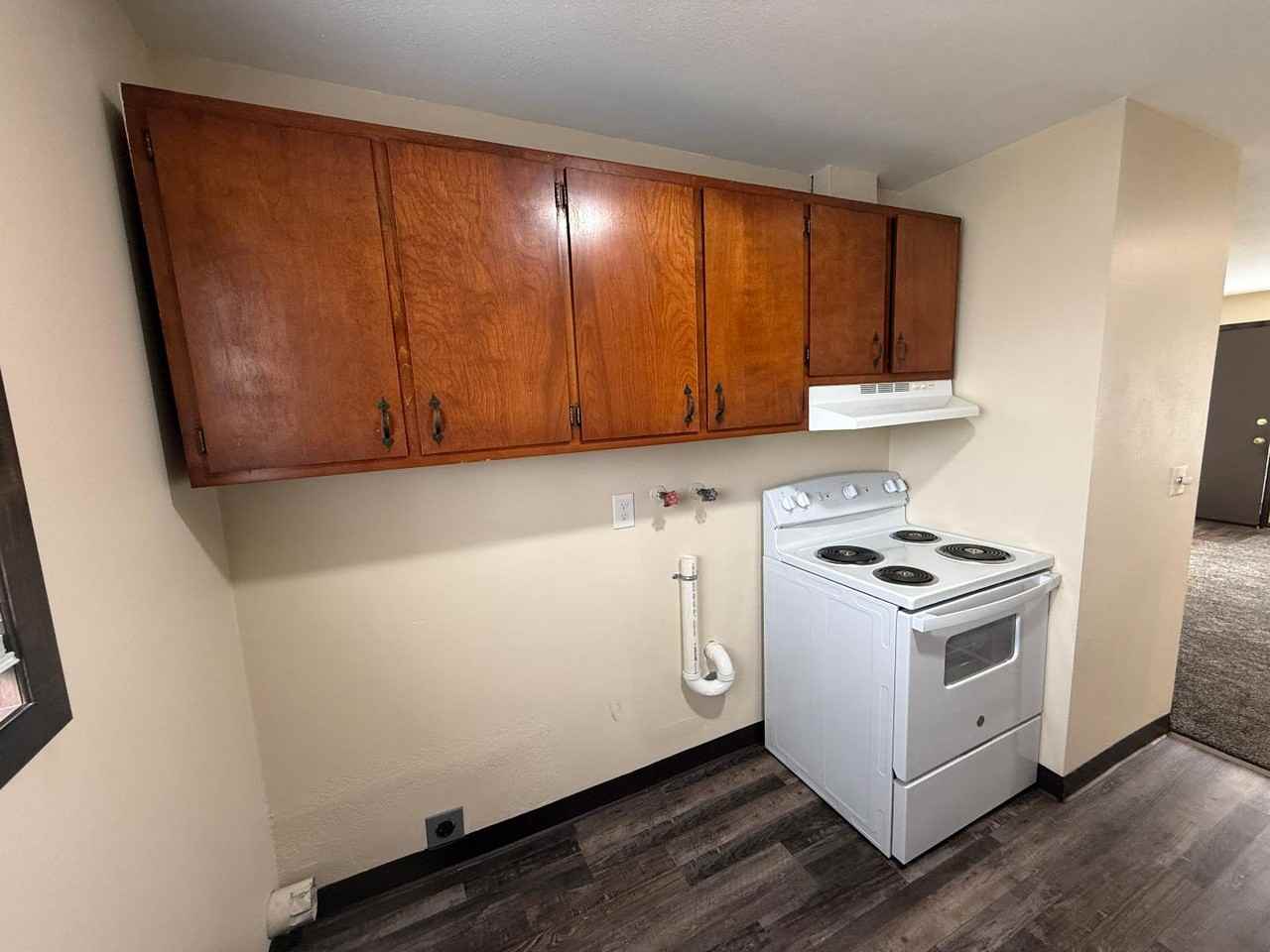 1060 W 12th St - Photo 6 of 10