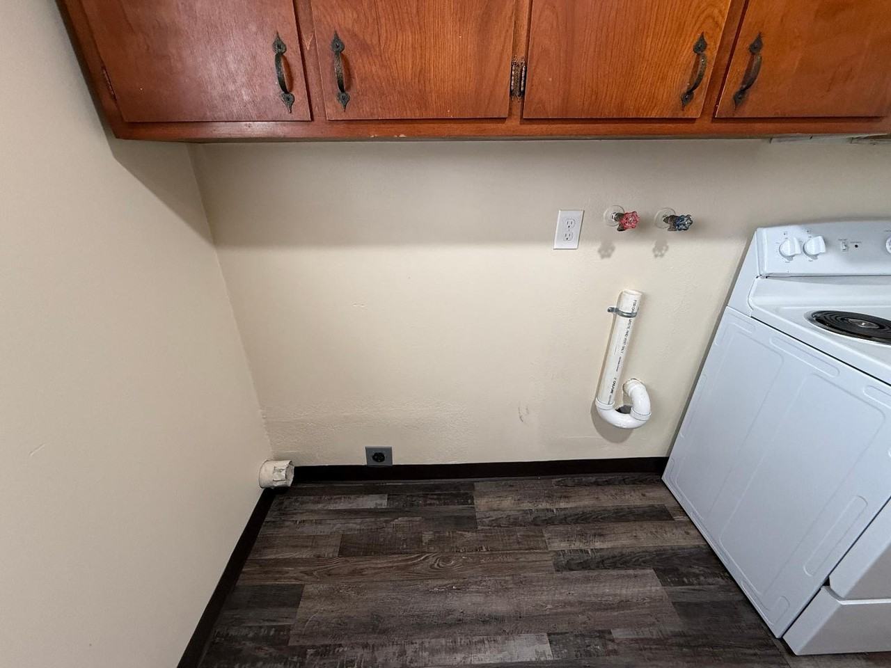 1060 W 12th St - Photo 7 of 10