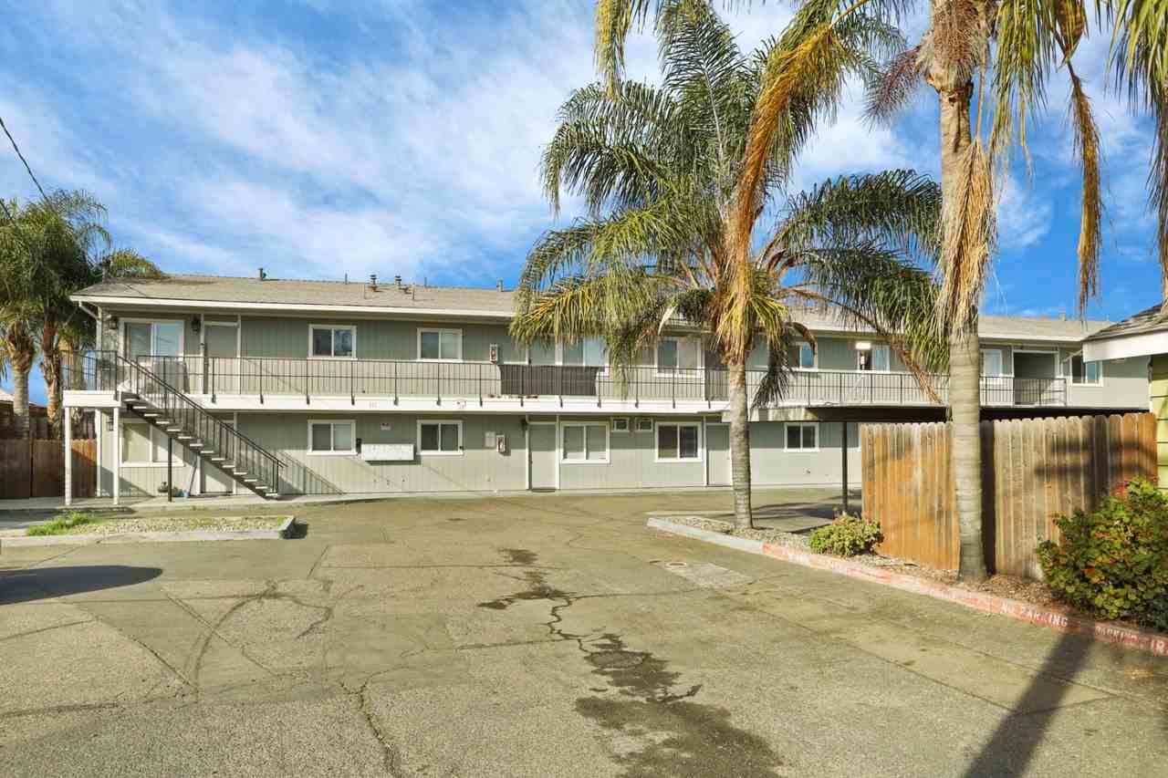 111 North Walnut Avenue - Photo 2 of 10