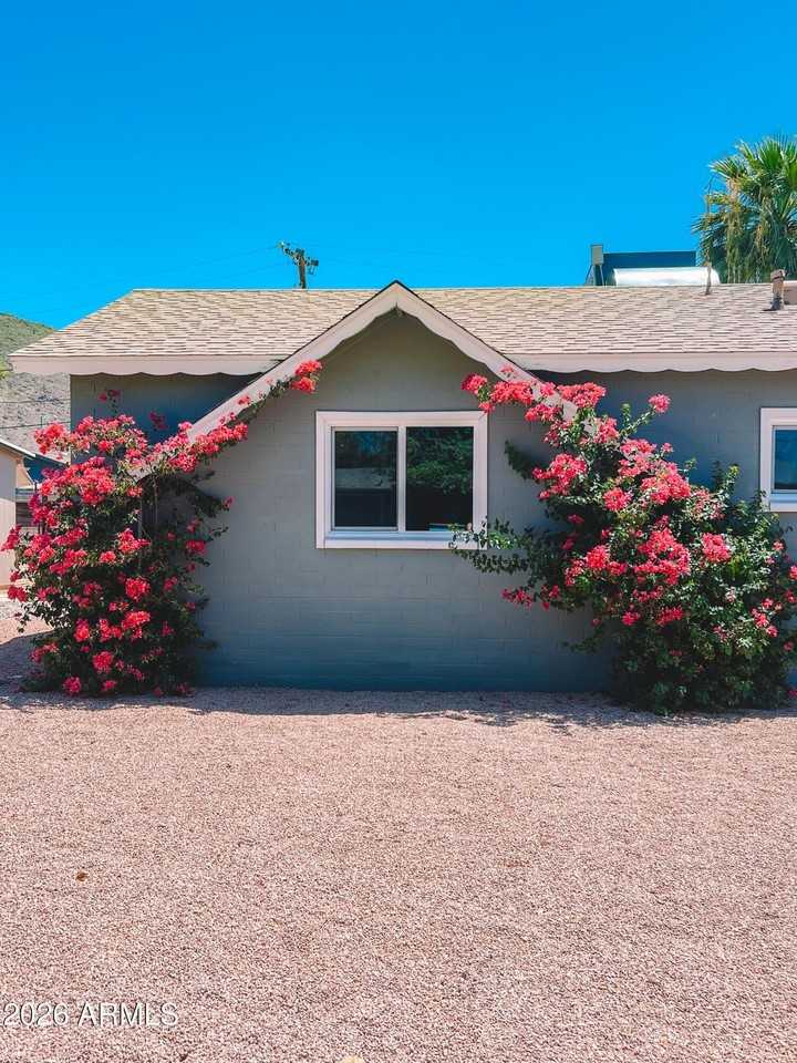 11607 N 21st Ave - Photo 2 of 21