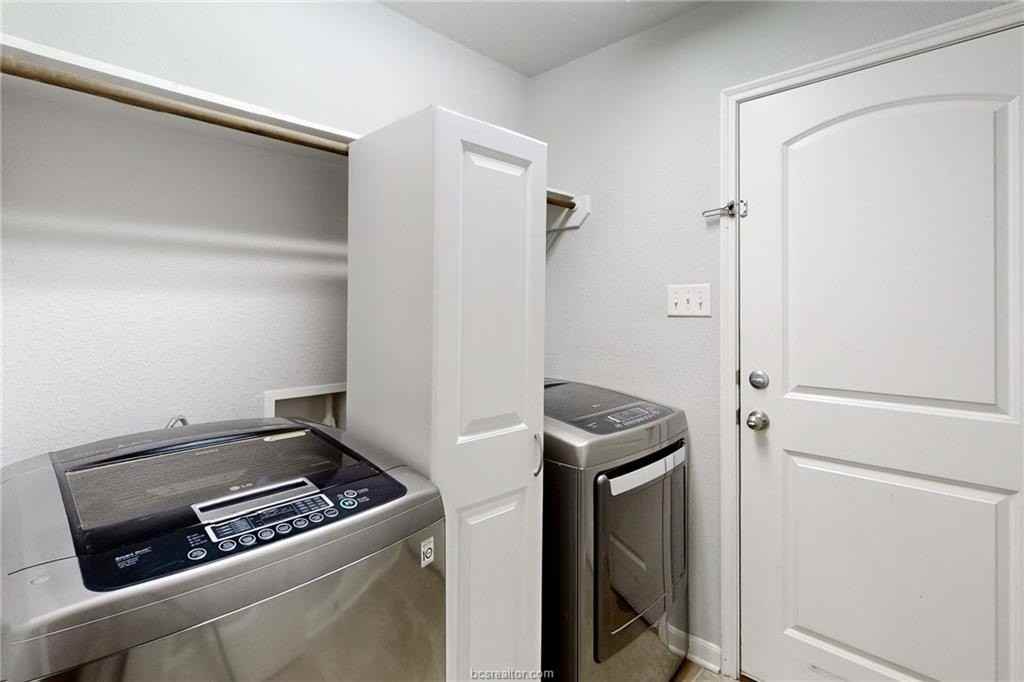 15538 Creek Meadow Blvd N - Photo 4 of 30