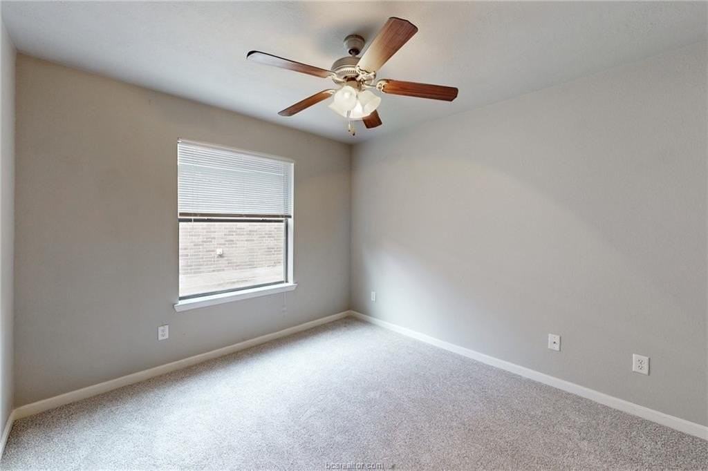 15538 Creek Meadow Blvd N - Photo 5 of 30