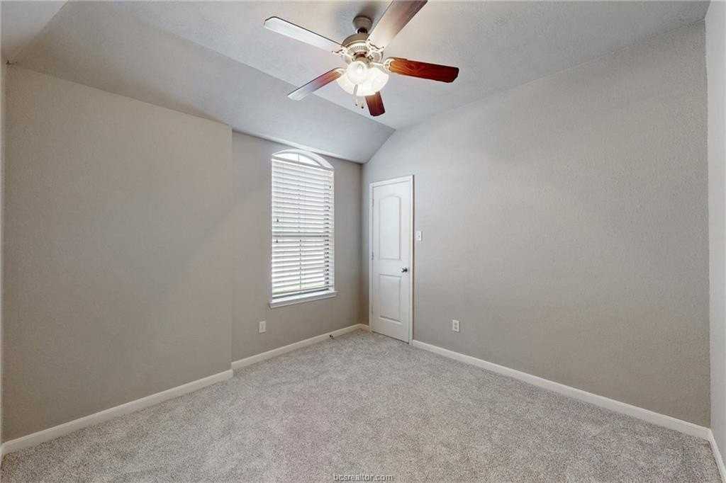 15538 Creek Meadow Blvd N - Photo 7 of 30