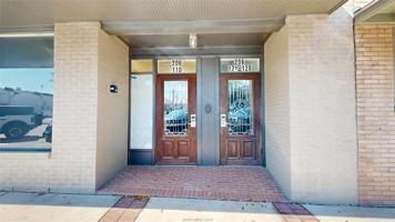 featured image of 206 N Main St #124