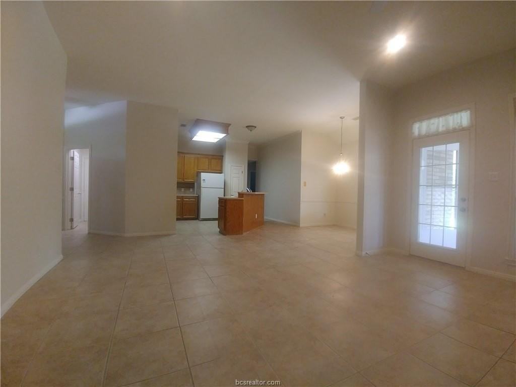 1802 White Stone Dr - Photo 3 of 13