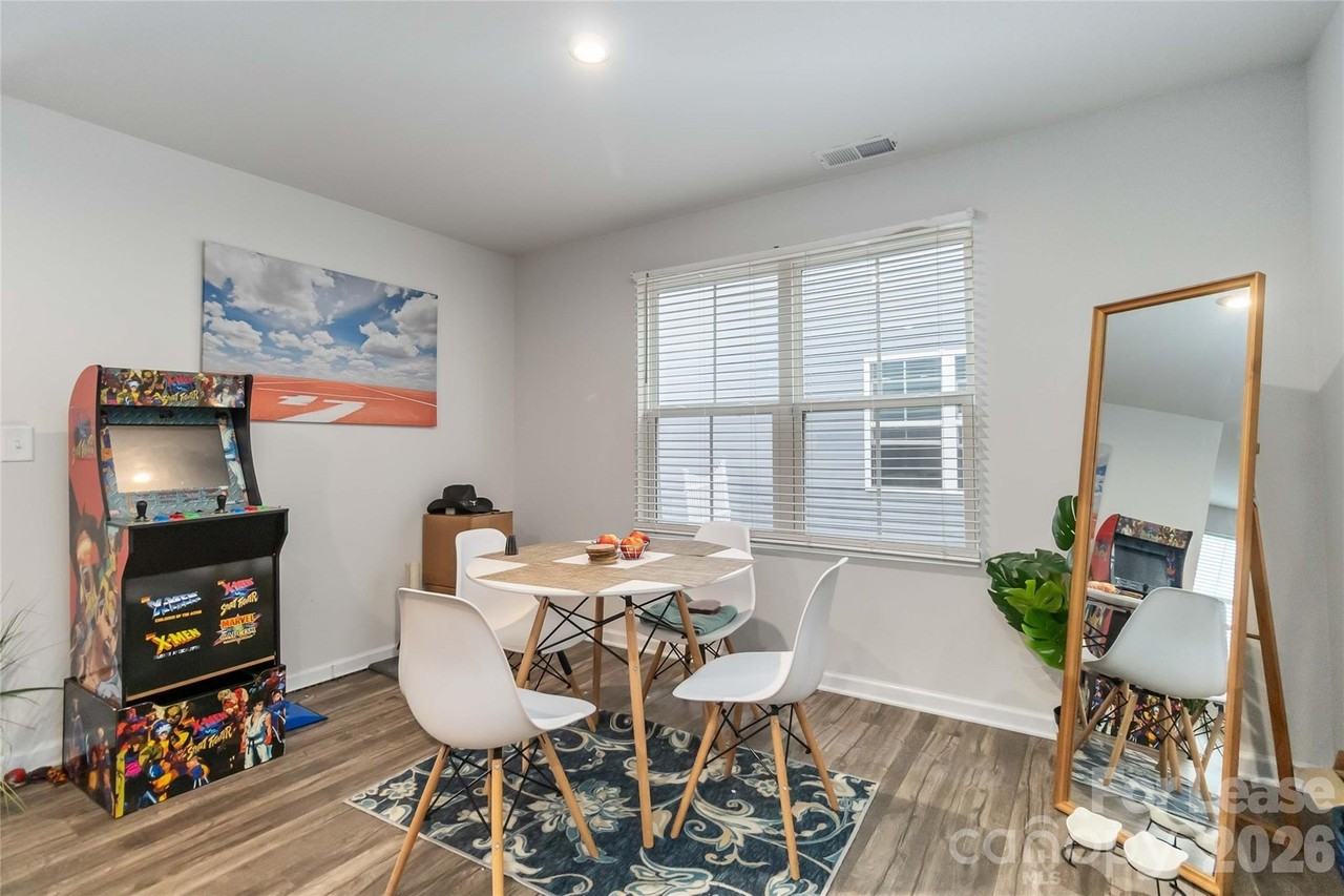 5048 Downhaul Dr - Photo 5 of 11