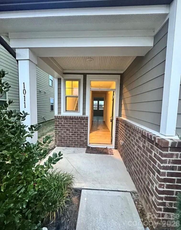 1011 Maylen Trce - Photo 2 of 39