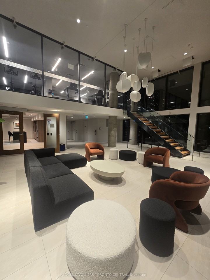 81 Residential Condo - Photo 2 of 12