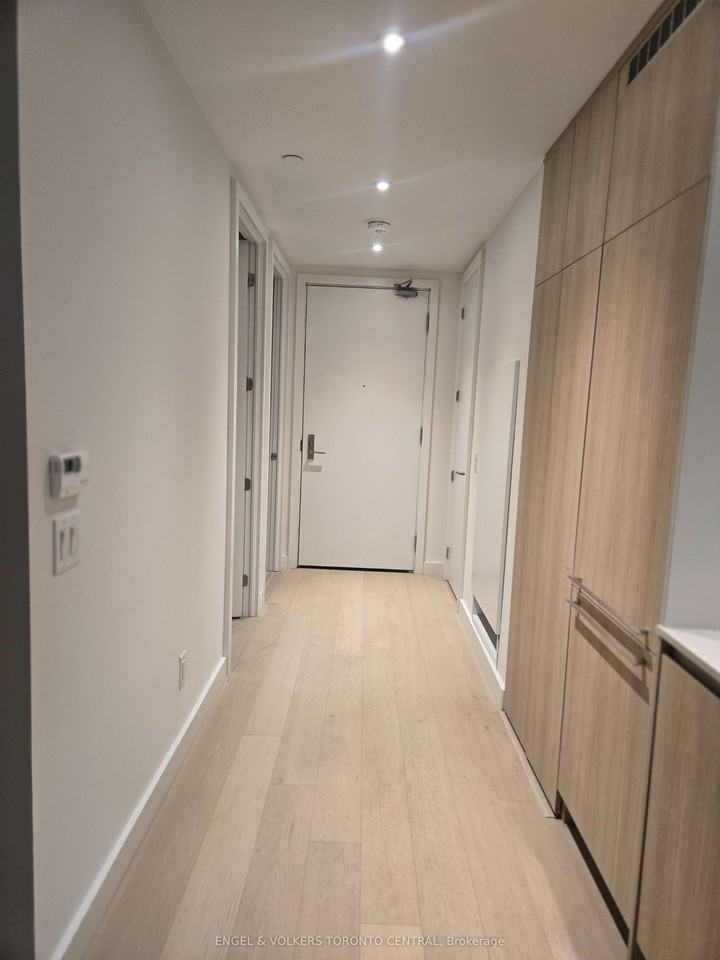 81 Residential Condo - Photo 3 of 12