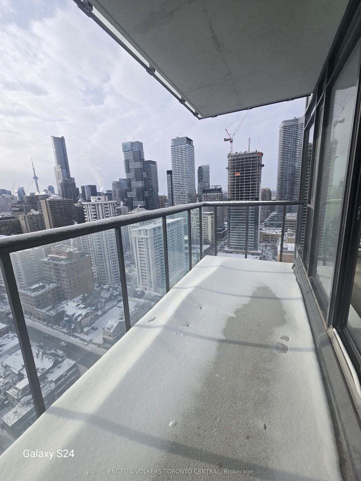 81 Residential Condo - Photo 6 of 12