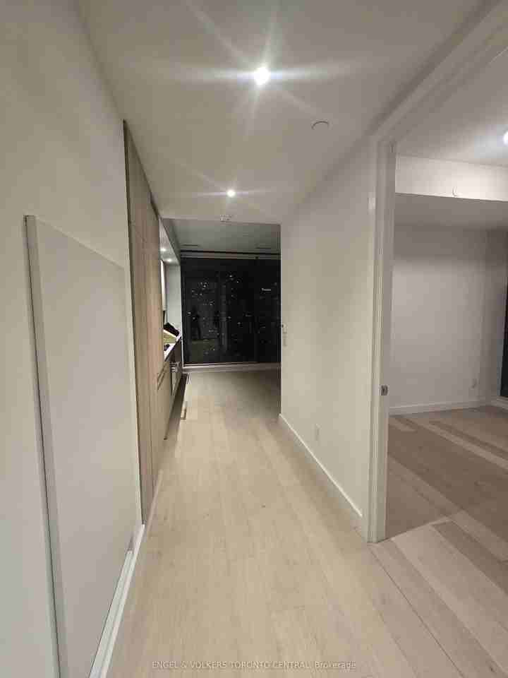 81 Residential Condo - Photo 7 of 12